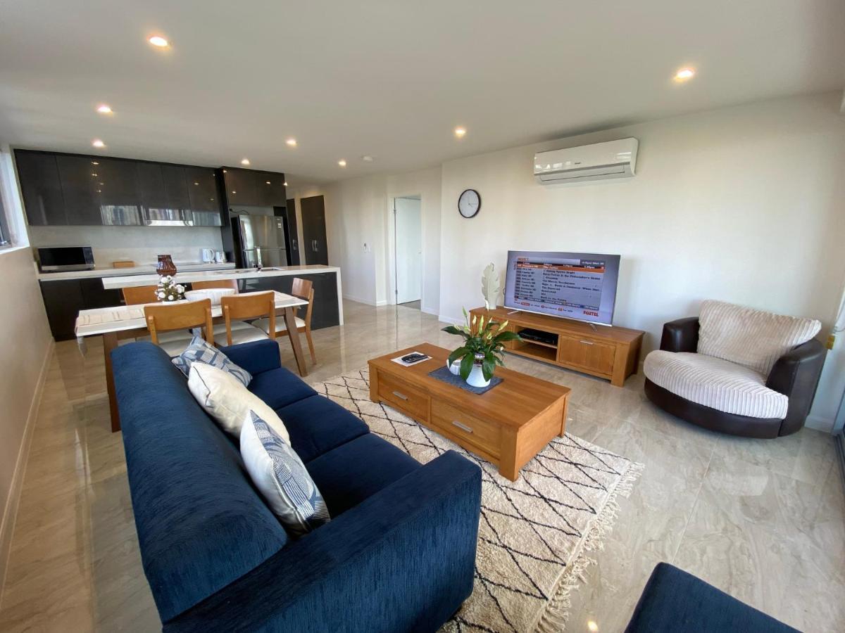 Serenity Surfers Paradise Apartment โกลด์โคสต์ ภายนอก รูปภาพ